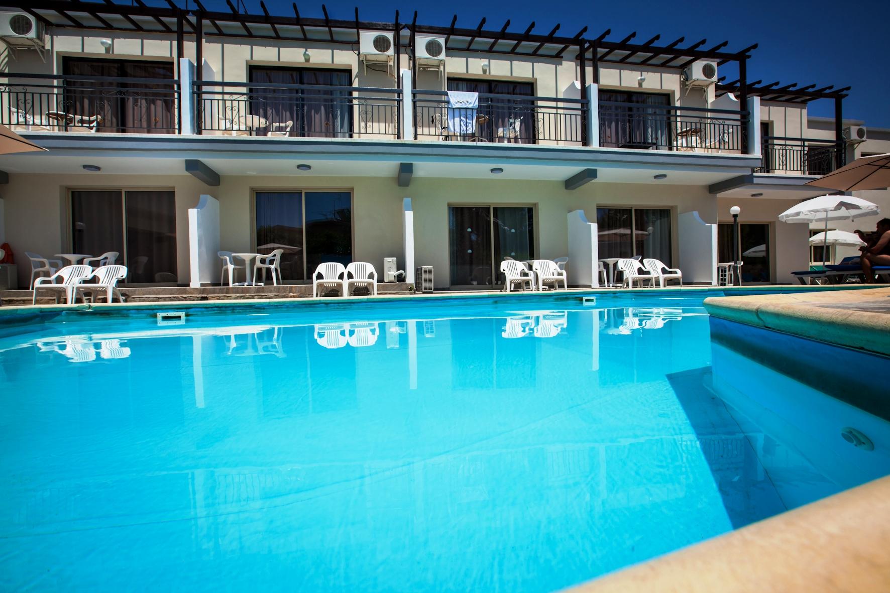 Crystallo Apartments Paphos Eksteriør billede