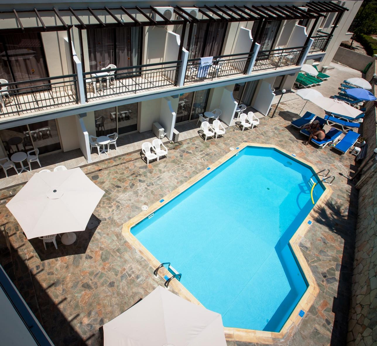 Crystallo Apartments Paphos Eksteriør billede