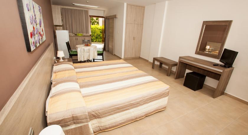 Crystallo Apartments Paphos Eksteriør billede