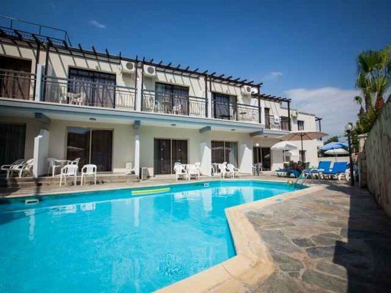 Crystallo Apartments Paphos Eksteriør billede