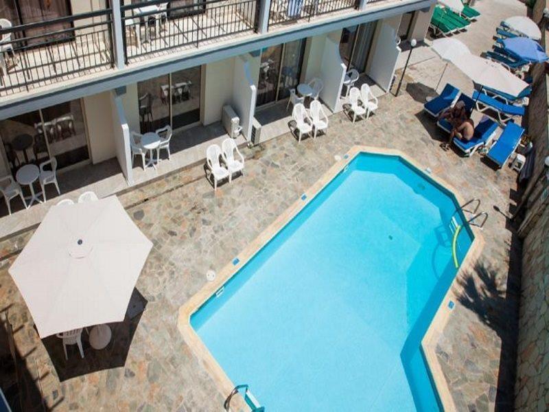 Crystallo Apartments Paphos Eksteriør billede