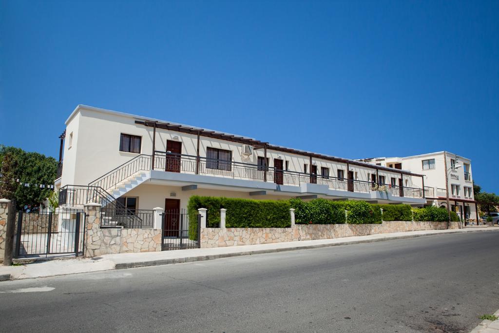 Crystallo Apartments Paphos Eksteriør billede