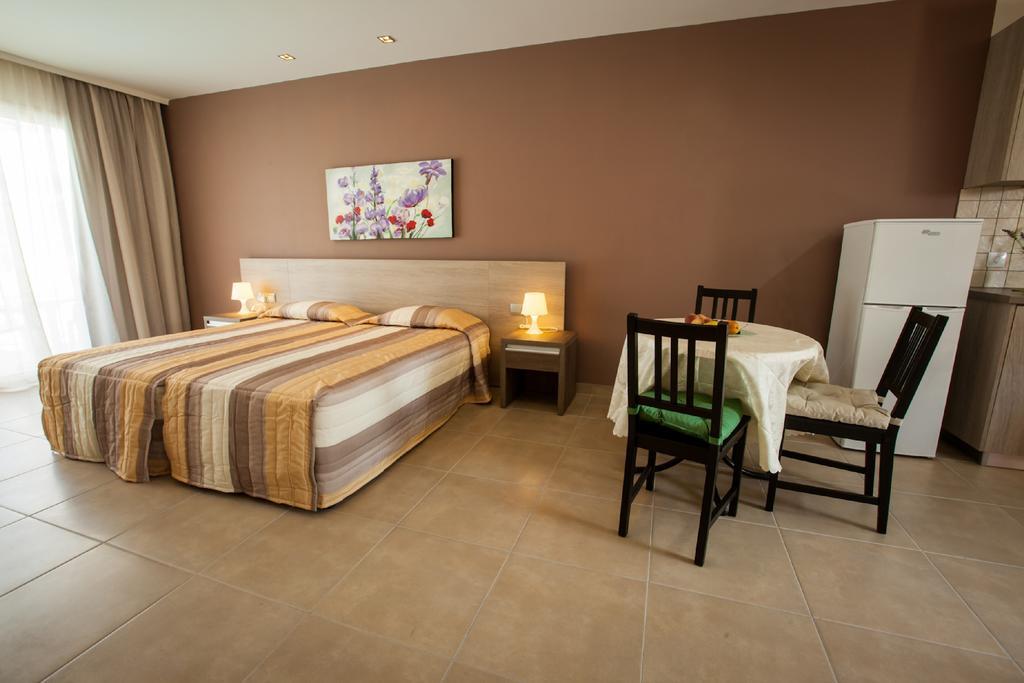 Crystallo Apartments Paphos Eksteriør billede
